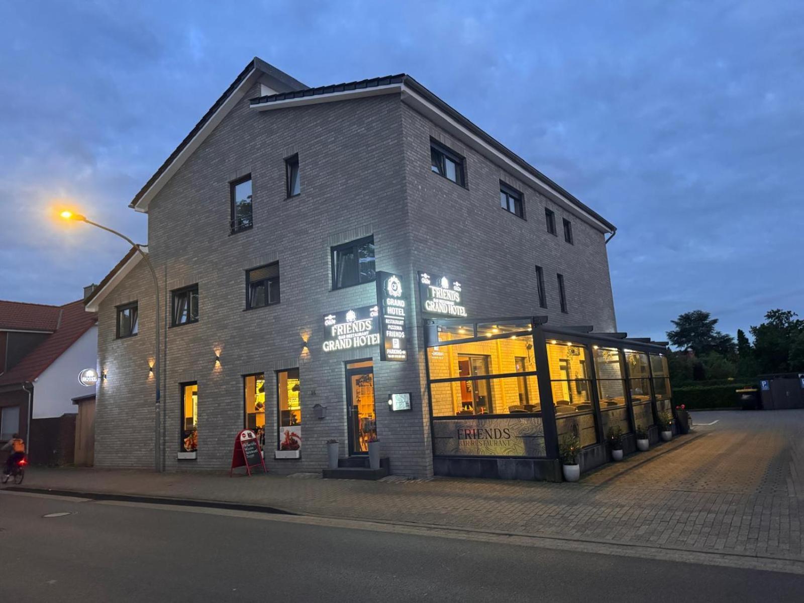 Grand Hotel Soltau Exterior photo
